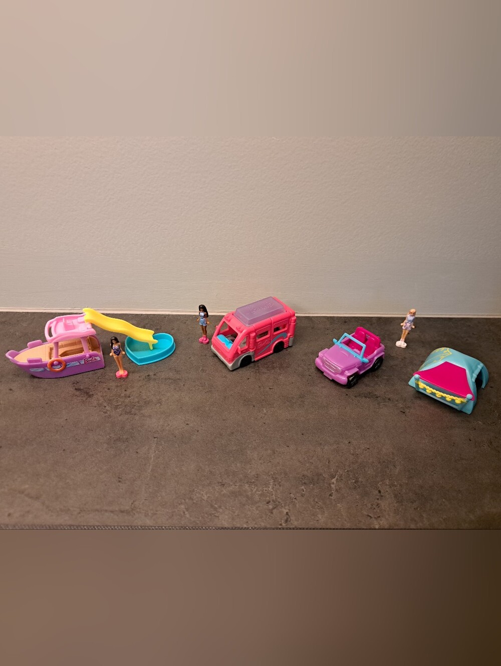 3 Barbie Mini Barbie land Sets